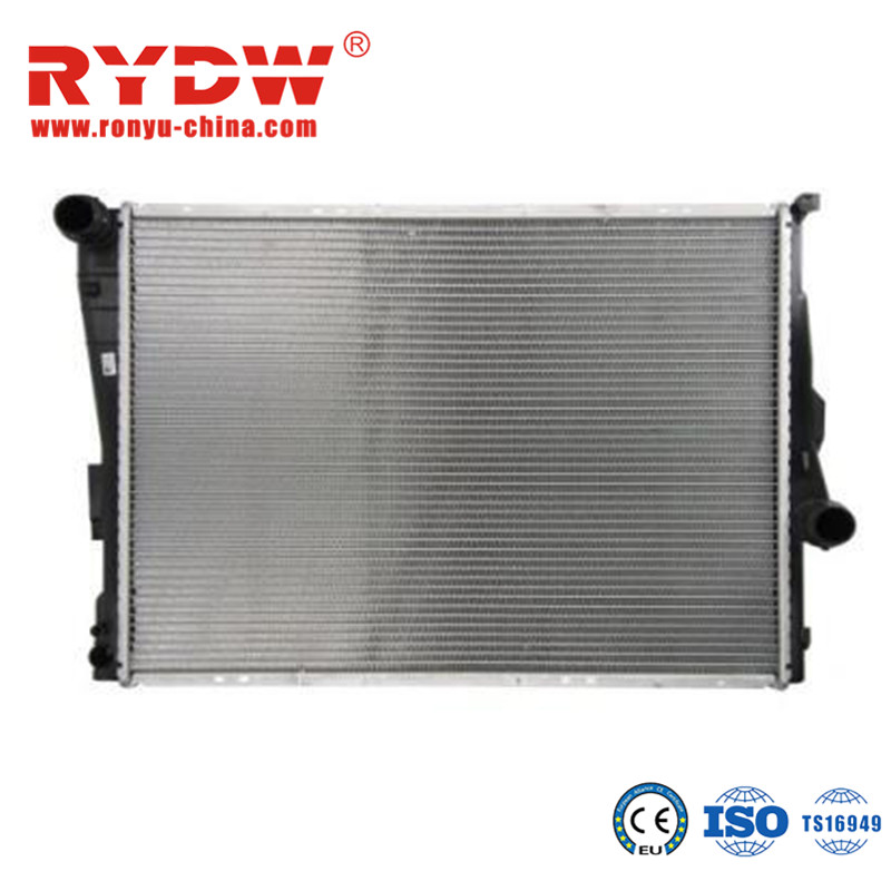 Quality Germany Auto Spare Parts Radiator Kit 17117513922